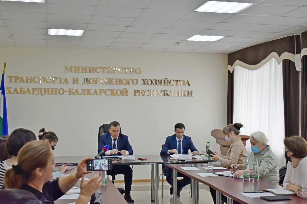 На пресс-конференции в региональном Минтрансе обсудили ход реализации нацпроекта «Безопасные качественные дороги»